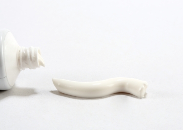 Cremes dentais clareadores: como funcionam?